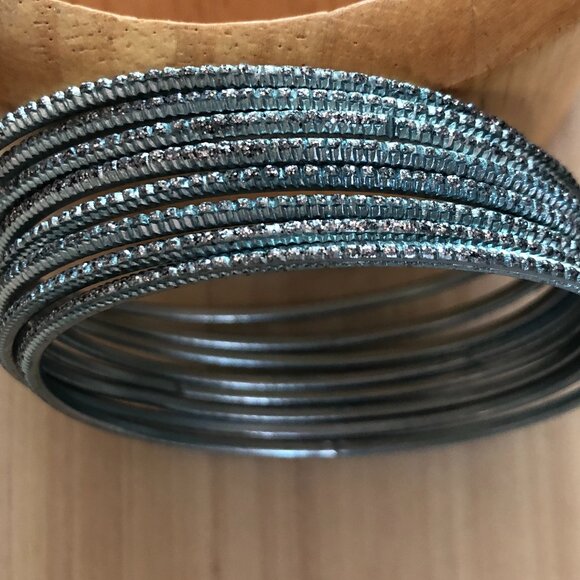 Bangle Metal Bracelets Vintage Metallic Blue, Black, Silver   Size Small - Picture 10 of 11